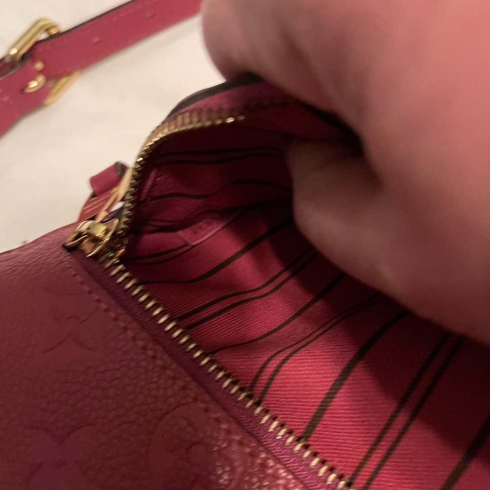 Lv Mtis Pouchette Like New Condition - image 6